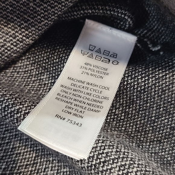 TAHARI M SWEATER - Picture 9 of 16